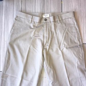 Men’s khaki pants